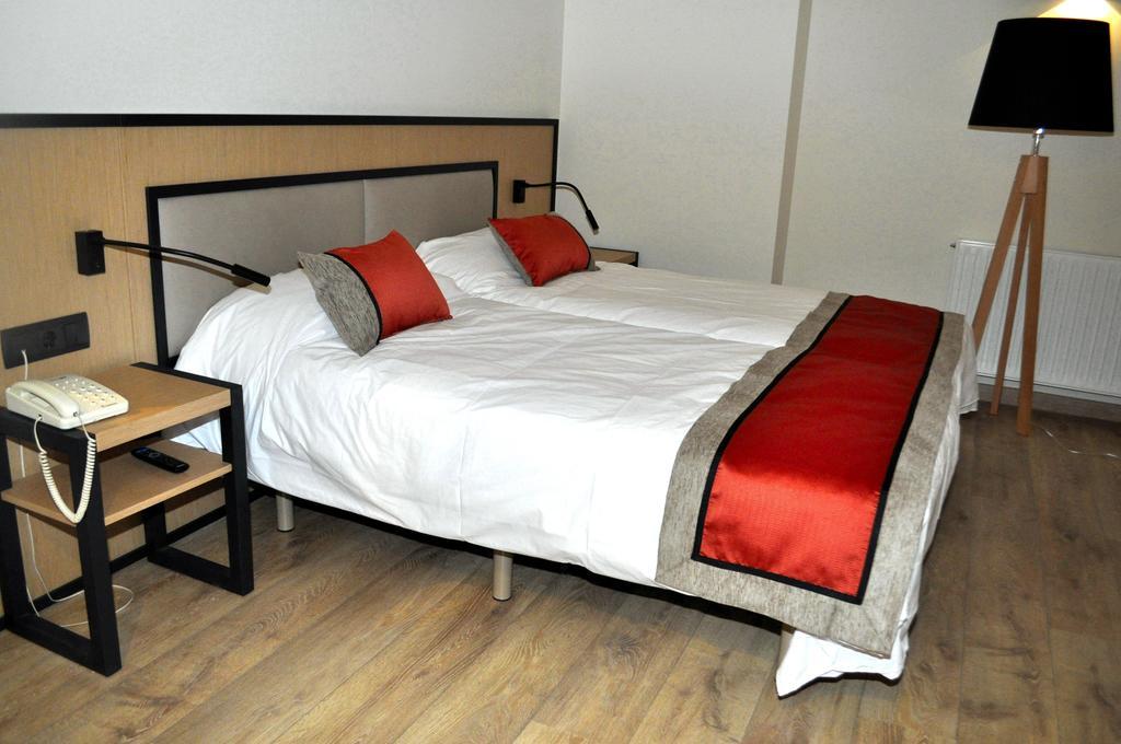 Hotel Sole Pobla de Segur Room photo